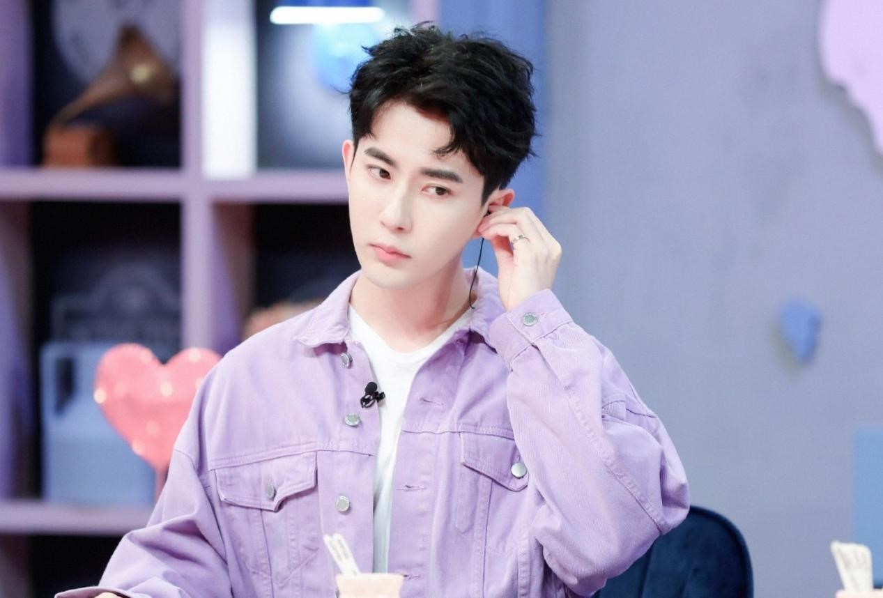 于朦胧理智分析现实问题 坦言无法接受异地恋