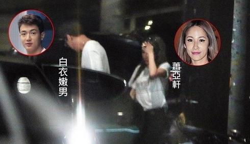 事情曝光后，男生的身份被快速起底，发现是萧亚轩早在2017年交往过的旧爱黄皓。