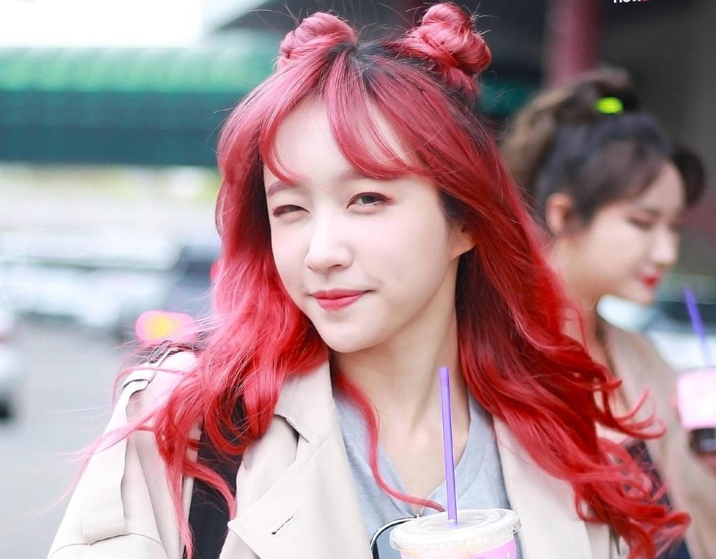 郑秀晶冰美人变火女郎 Iu申宥娜比可爱 红发爱豆你pick谁