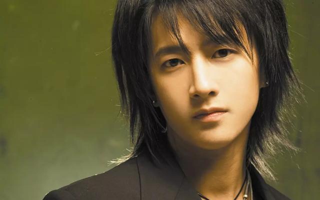 港媒爆韩庚卢靖姗疑似注册结婚是时候来一波回忆杀了