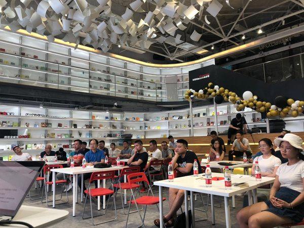 "豫见未来"互联网产品实战沙龙成功举办,apus分享出海生意经