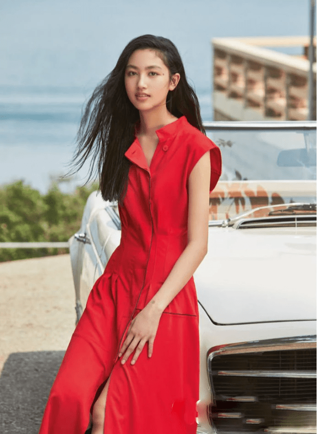 任达华女儿登杂志封面14岁气质已不输超模妈妈