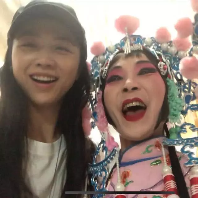 汤唯长得像极了妈妈！妈妈年轻的时候一定也很漂亮。