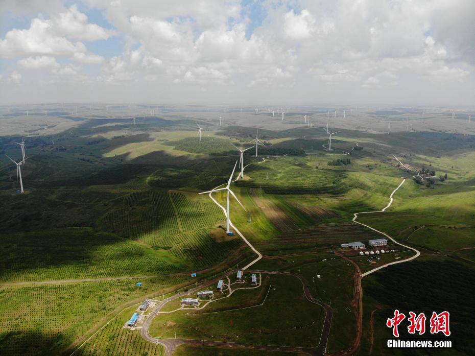 河北張家口張北草原天路蜿蜒曲折