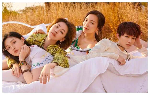 汪小菲庆生，汪希玥汪希箖主动回避，小S喝太多当众恶搞大S