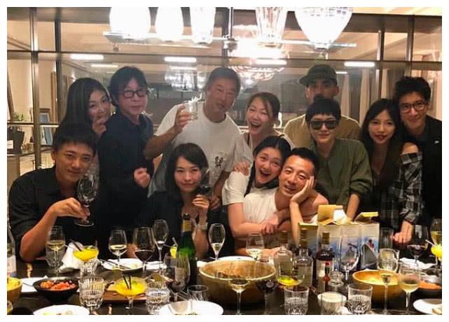 汪小菲庆生，汪希玥汪希箖主动回避，小S喝太多当众恶搞大S