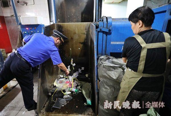 上海开出首张垃圾分类整改通知书 五星级酒店被罚