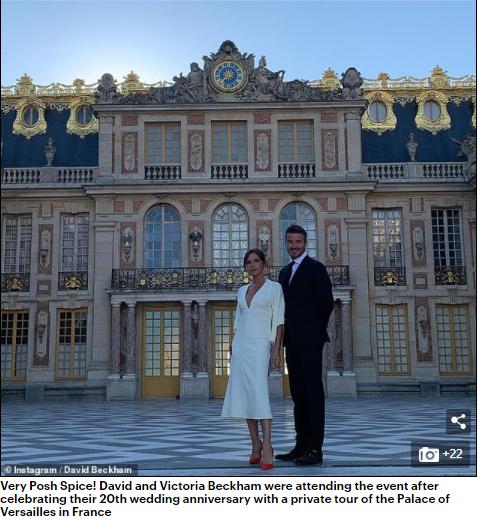 20周年结婚纪念日期间两人游历了凡尔赛宫