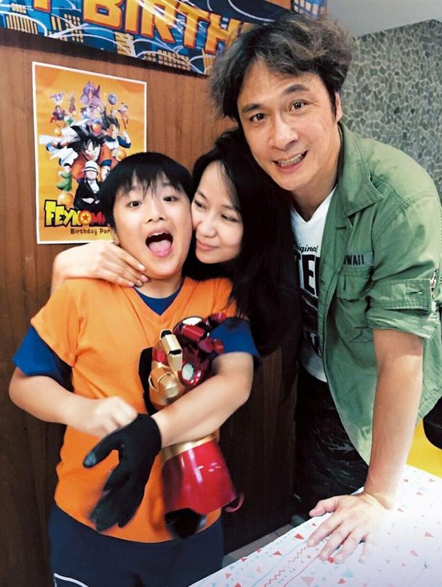 Feynman私底下相当懂事，虽然拍节目时只有5岁，性格却很坚强，不少《爸爸去哪儿》的粉丝都很喜欢他。