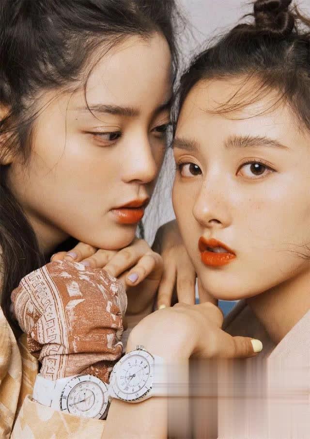 三位95后小花同登封面演绎鬼马风格林允不止好看一点