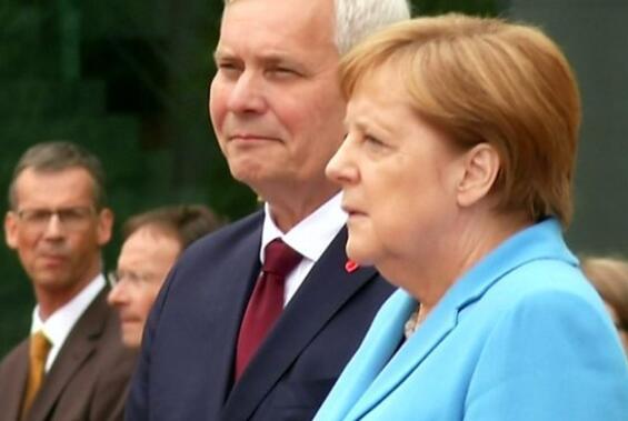 德国总理默克尔与芬兰总理林内（图源：BBC）