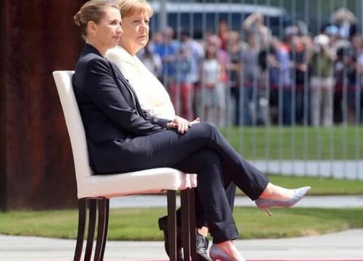 德国总理默克尔与丹麦首相（图源：GETTY）