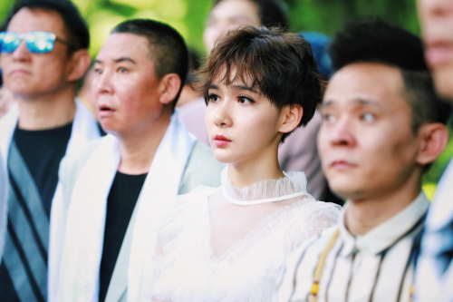 十一年后,徐丹长大成人,并且成为了一名演员,在这期间,她坚持不懈的练