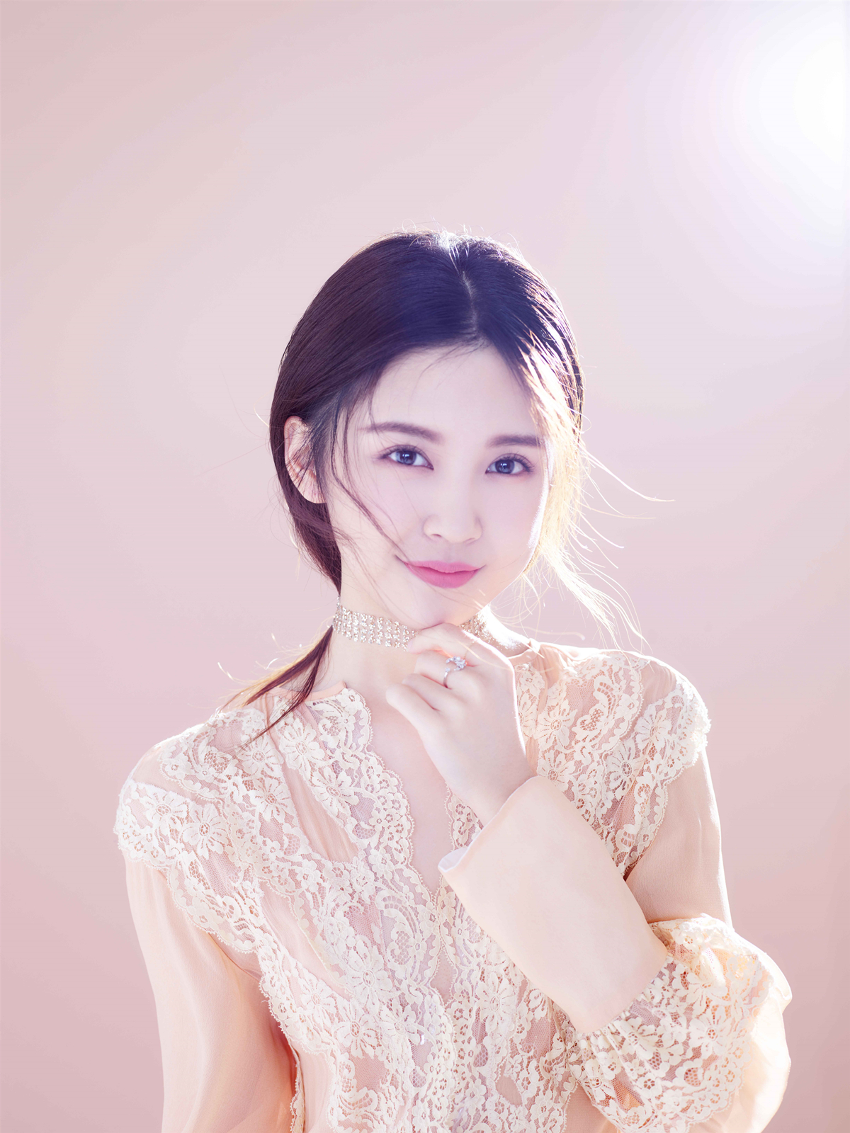 李紫莹群演公社表现出色参演冰糖炖雪梨