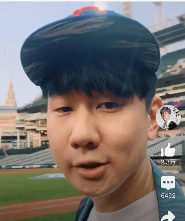 林俊杰纯素颜直播胖到认不出,毛孔清晰可见,这得有多自信啊!