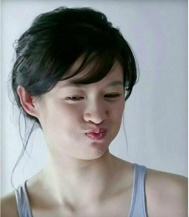 陈冠希十几年前获奖的照片,台风真的超级好的说!要说帅,那是真的帅!