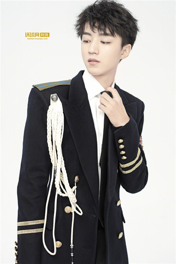 tfboys军装风上线 不愧为"帝国男孩"