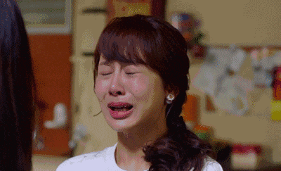 《青云志》中，杨紫饰演冷若冰霜的陆雪琪。可是当她泪盈于睫，我们却看到了这个角色的动人之处：