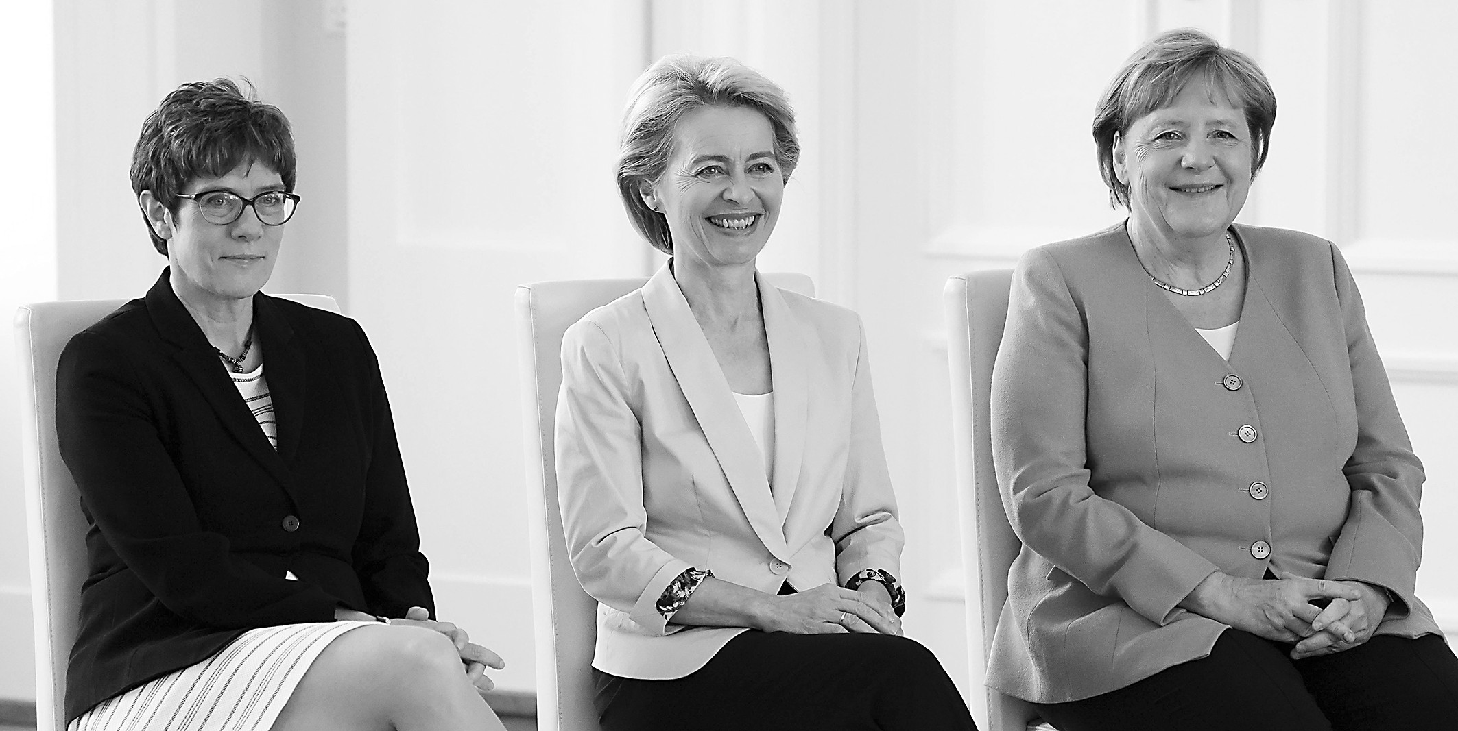 卡伦鲍尔接棒防长,默克尔布局德国"三姐妹权力组合"