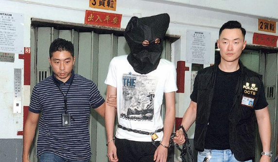 一名“港独”组织成员被香港警方逮捕（图片来源：香港《明报》）