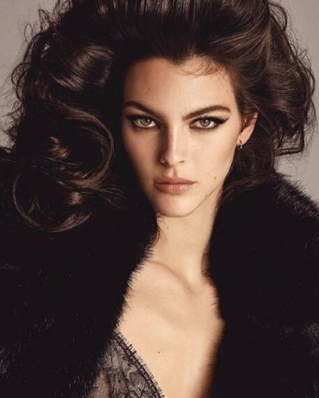 6 意大利超模荣登杂志封面,气场十足!