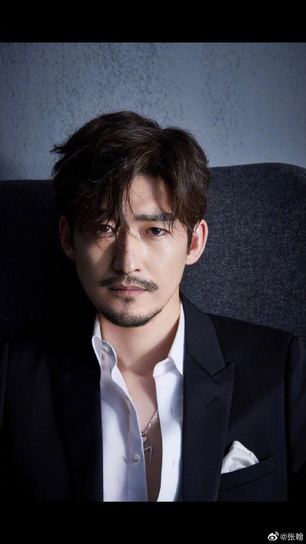 张翰晒老年妆自侃赶时髦前后对比差别太大