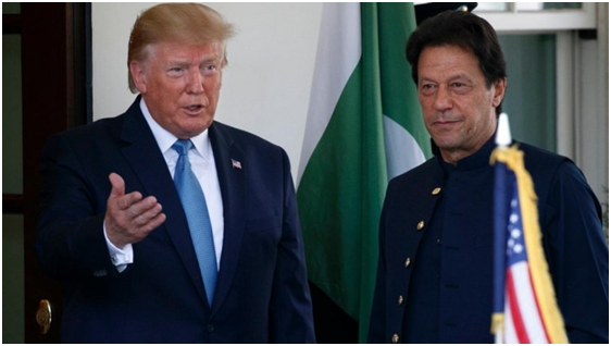 (美国总统特朗普22日在华盛顿会见巴基斯坦总理伊姆兰•汗 图源：“今日印度”网站)