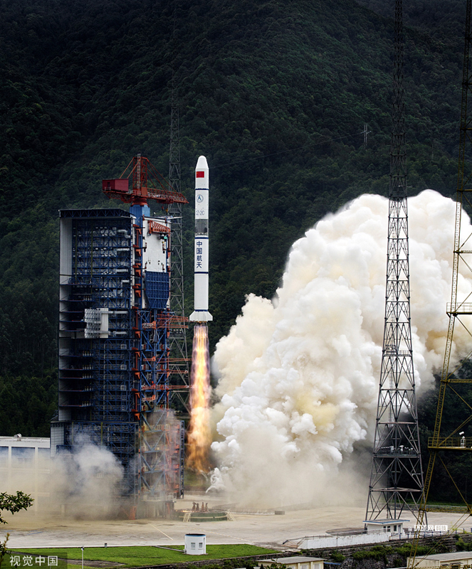 四川凉山长二丙成功发射一箭三星