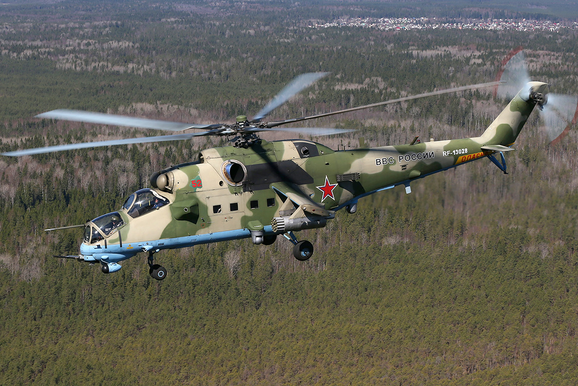 4 乌兹别克斯坦首架米-35直升机曝光 全黑涂装很独特