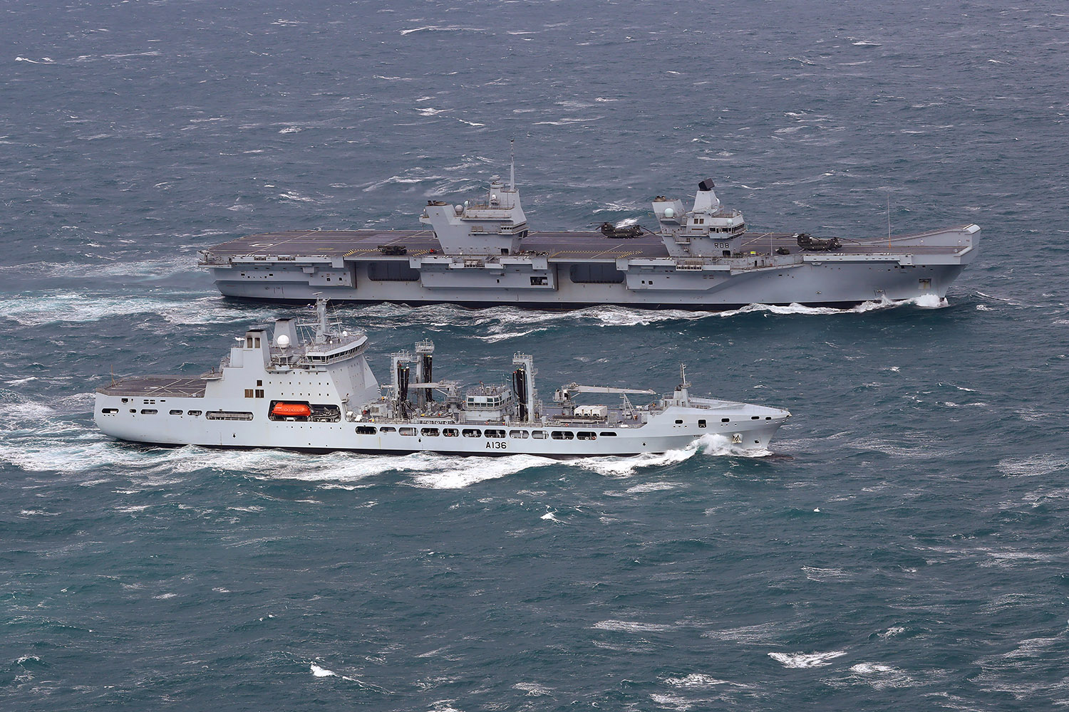 英国海军最新油船终于服役!不过是由韩国造的