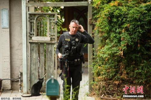 当地时间2019年7月29日，美国加州，警察搜查加州美食节枪击案嫌犯莱根的住所。