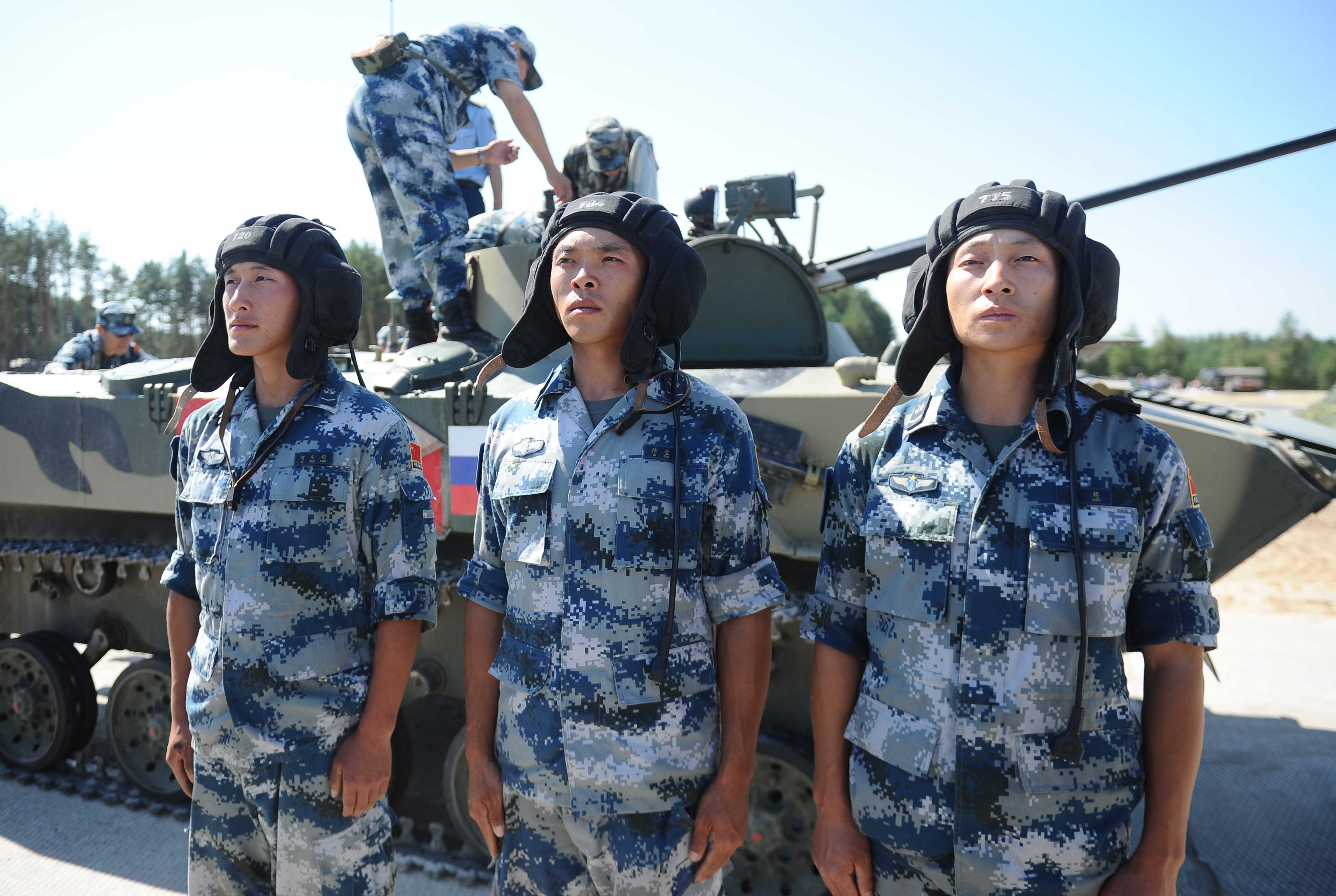 手机壁纸|强军时刻 卫国愿弃女儿娇 - 中华人民共和国国防部