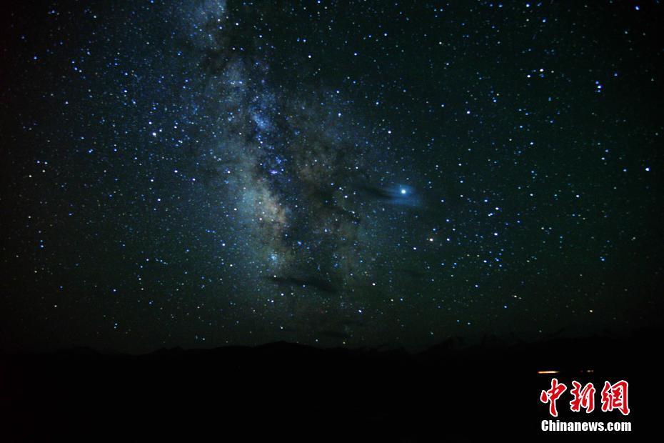 祁连山草原星光璀璨举手可摘星辰