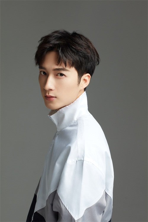 韩沐依新剧《最美不过遇见你》开机，高颜值诠释青春校园