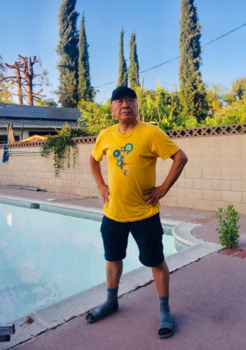 徒步环游世界的马中欣表示,"再走20年"是他接下来要攀登的阶梯.