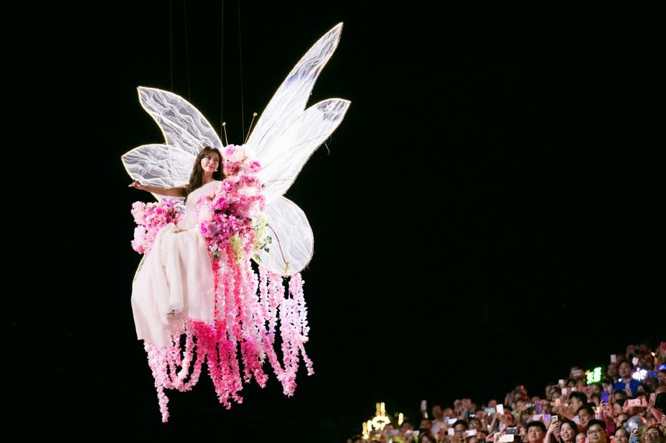 林志玲变蝴蝶仙子登七夕晚会表演竖琴惊艳全场