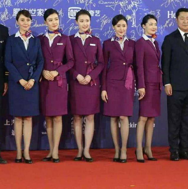 《中国机长》除了有李沁等女演员参演外，还有张涵予、欧豪、杜江等男演员参演，演员阵容可谓强大。