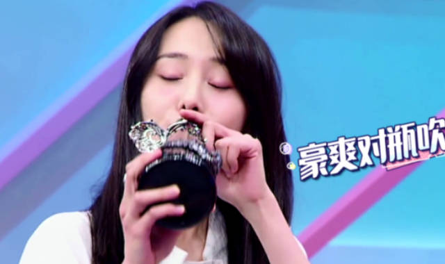 大家也很好奇为什么卖那么贵,难道是和普通矿泉水有什么不一样的地方吗?