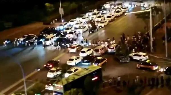 湖北荆门一小区停电后物业经理煽动业主堵路 已有5人被行拘