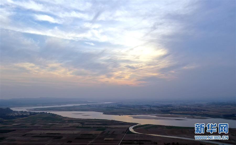 这是6月8日拍摄的黄河巩义段（无人机拍摄）。新华社记者 李嘉南 摄