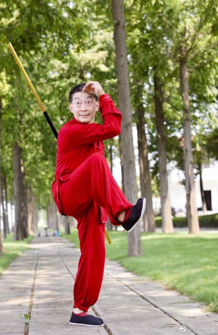 六小龄童晒孙悟空照 被赞"永远的美猴王"