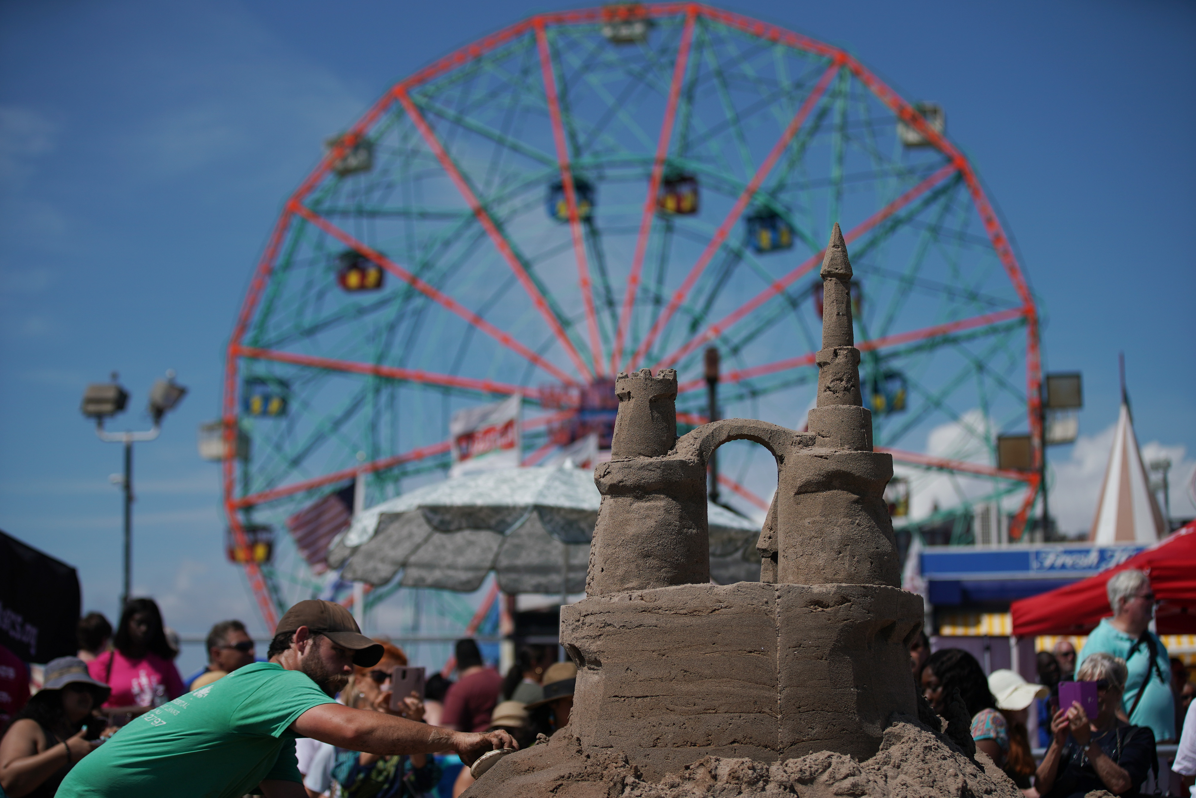 沙上筑乾坤!美国科尼岛沙雕比赛开雕