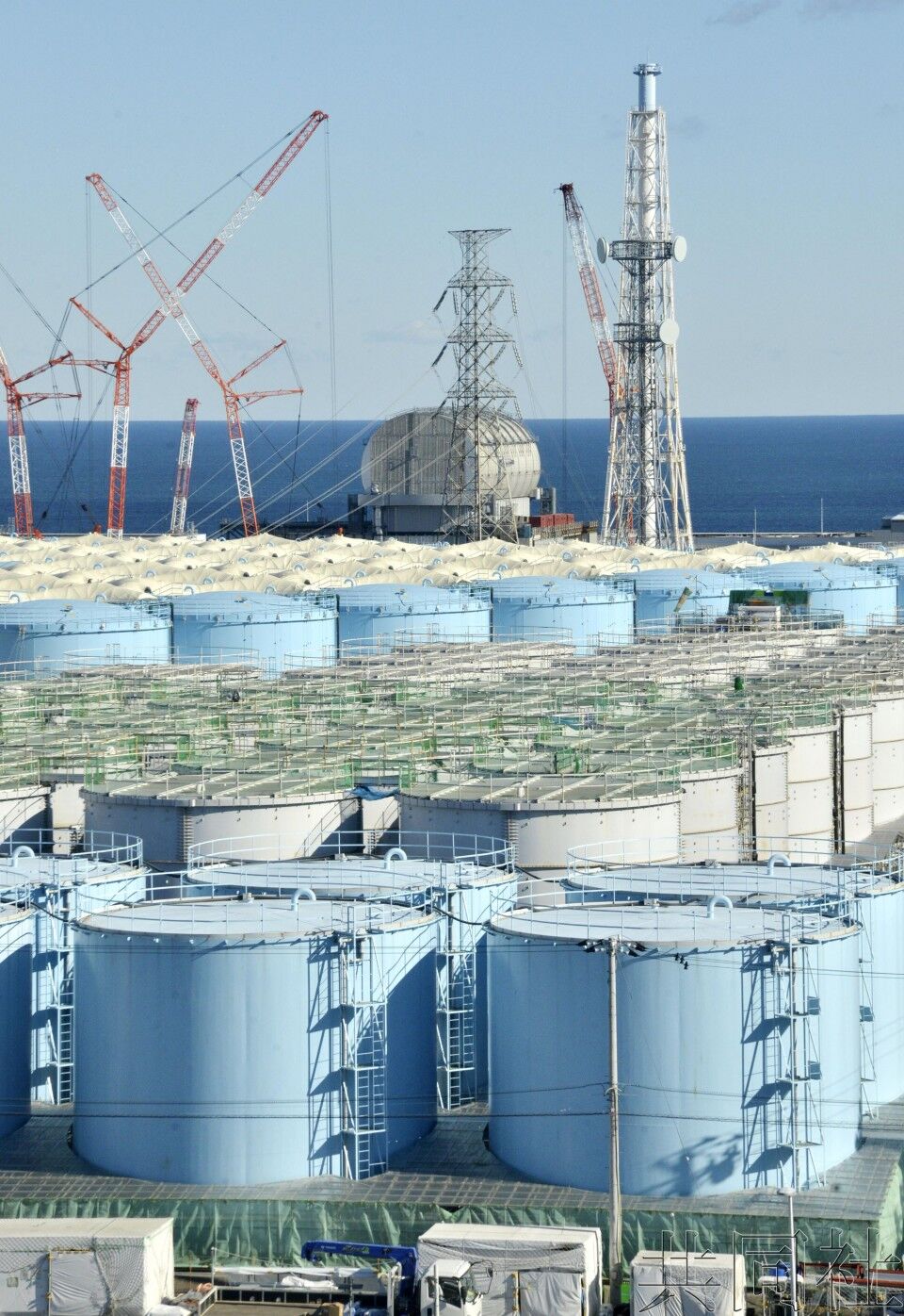 福岛第一核电站废水储存罐，图源：日本共同社