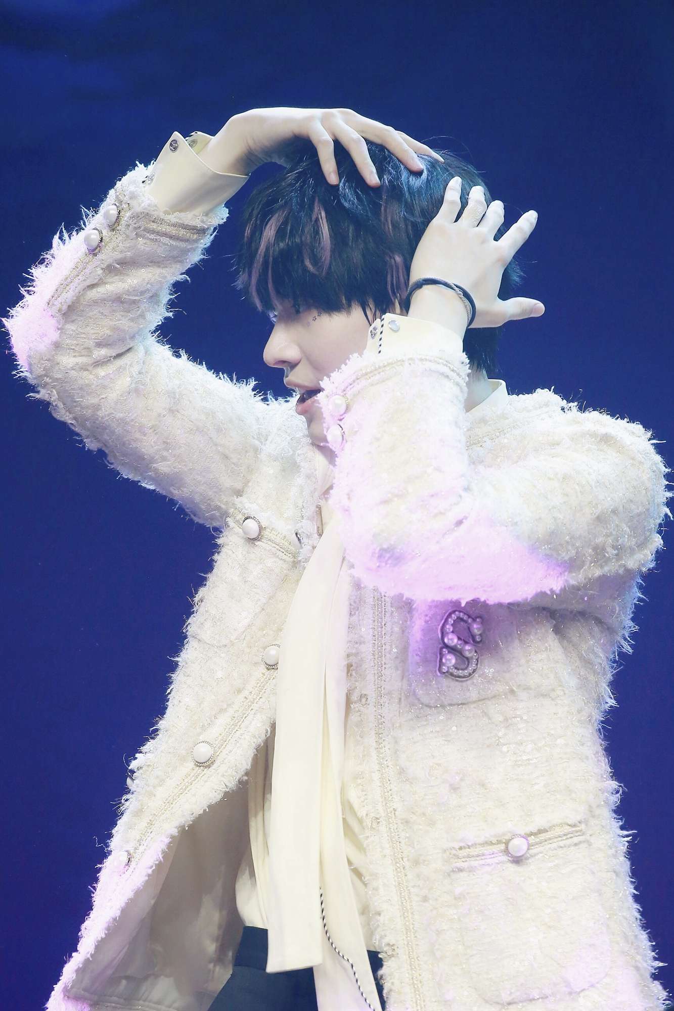 连淮伟"初到"见面会圆满结束 炫酷舞台开启灿烂星途