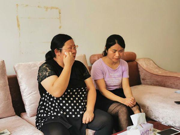 8月13日，张阿丽、张阿琴姐妹接受澎湃新闻采访。 本文图片均由澎湃新闻记者 蒋格伟 摄
