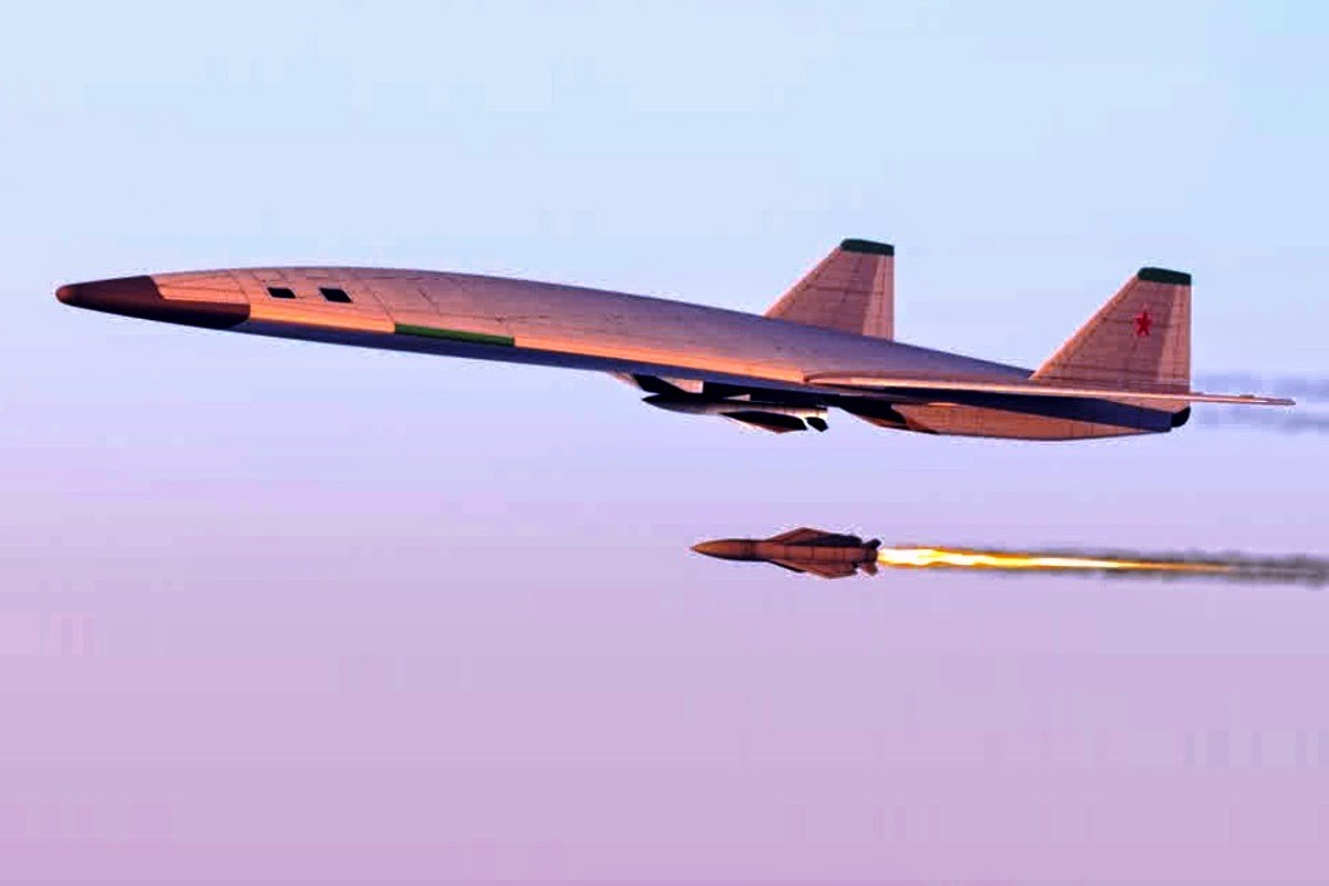 俄新型隐身轰炸机性能曝光将配射程7000公里导弹