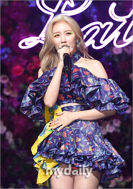 韩国唱跳女歌手图片