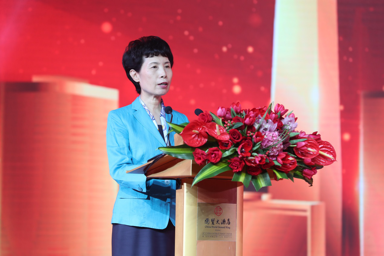 图为高燕董事长致辞