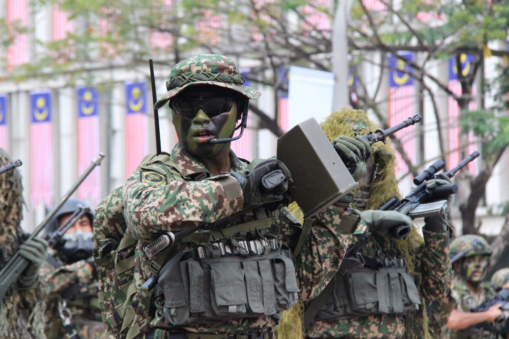 马来西亚举行盛大阅兵式庆祝独立62周年