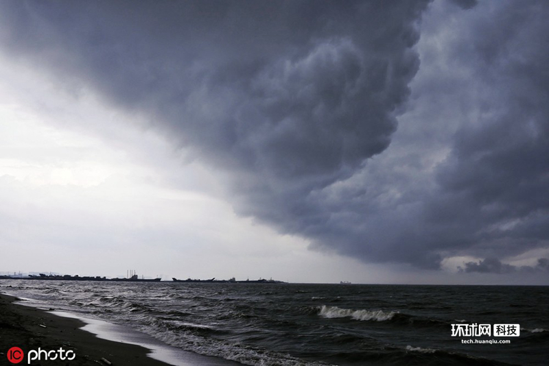 宛如世界末日台风给菲律宾带来强风暴雨